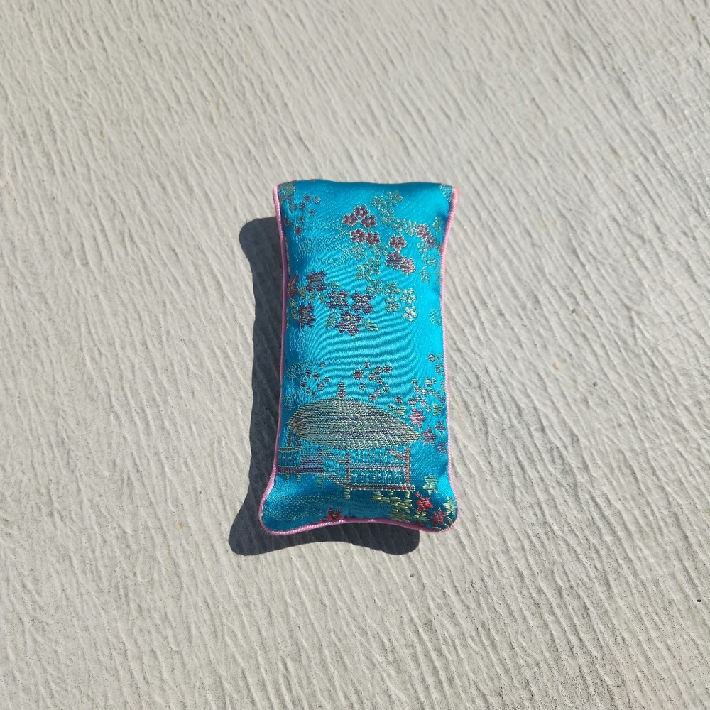 Vintage Hong Kong Silk Pagoda Cosmetic Slip-Pouch Bag